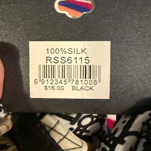 NWT Renshun 100% Silk scarf/wrap - Picture 5 of 5